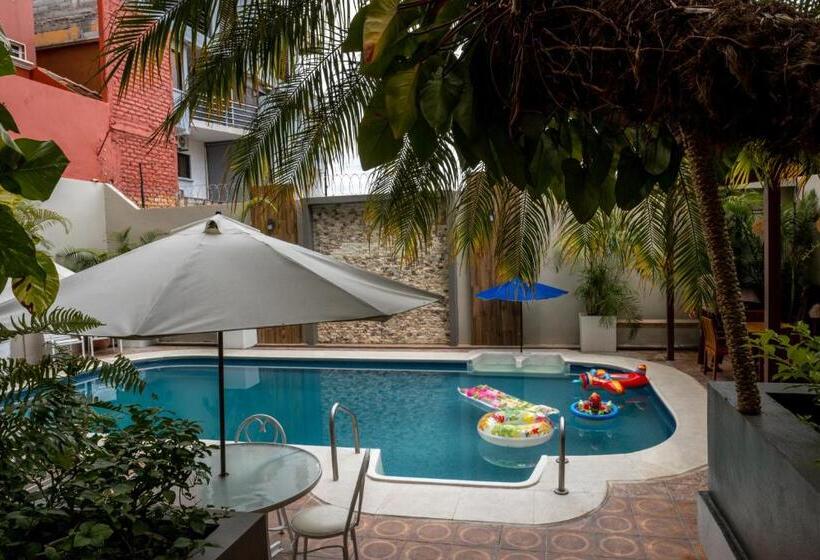 Aparthotel Guijarros