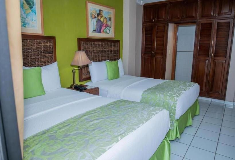 Aparthotel Guijarros