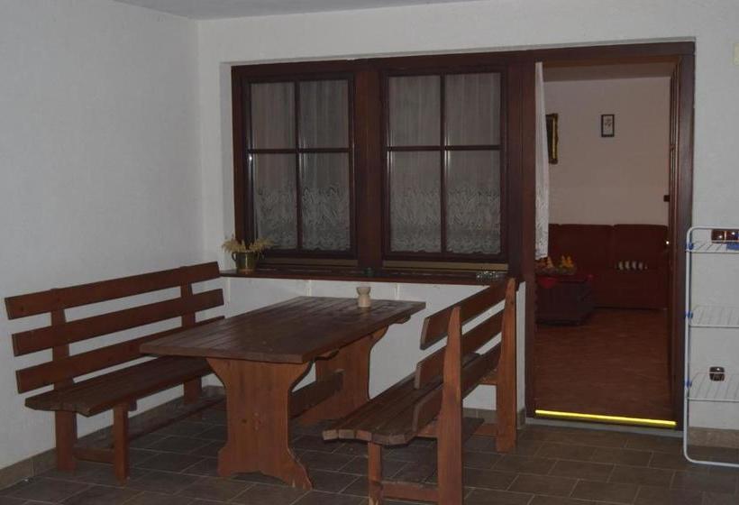 هتل Farm Stay Frank Ozmec Wine And Glamping Estate