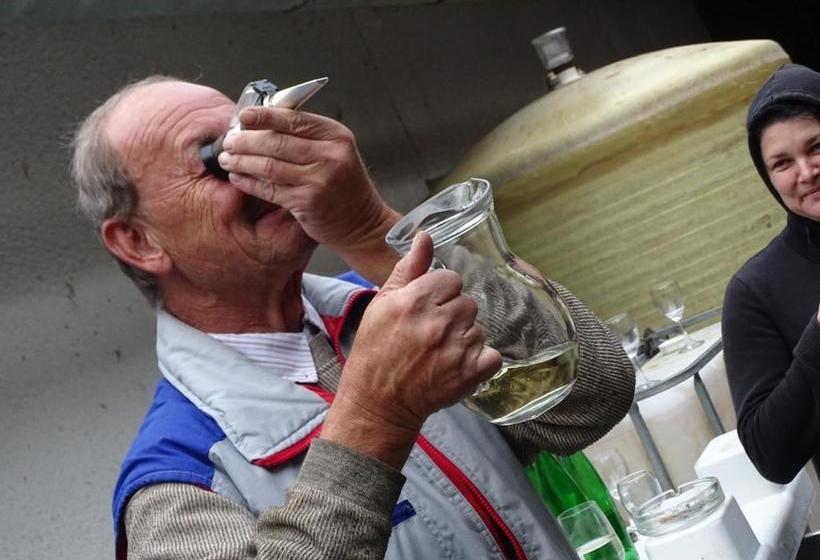 هتل Farm Stay Frank Ozmec Wine And Glamping Estate