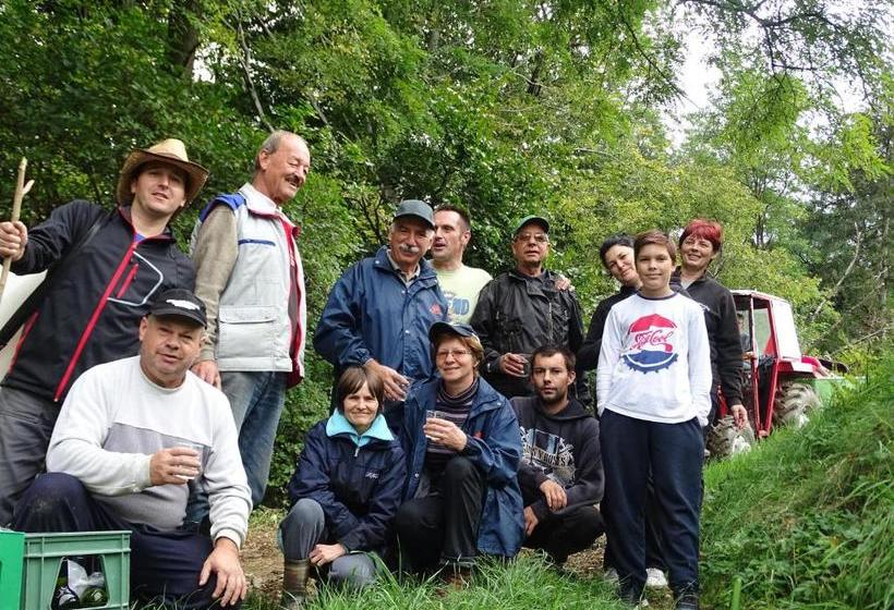 هتل Farm Stay Frank Ozmec Wine And Glamping Estate