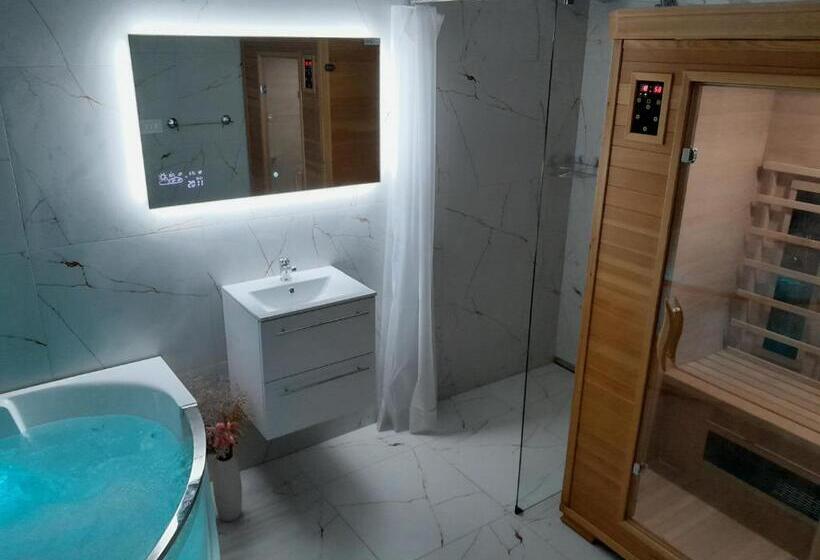 هتل Farm Stay Frank Ozmec Wine And Glamping Estate