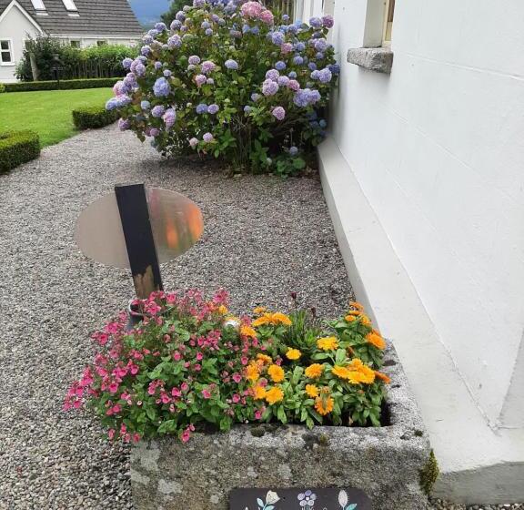 פנסיון Abhainn Ri Farmhouse