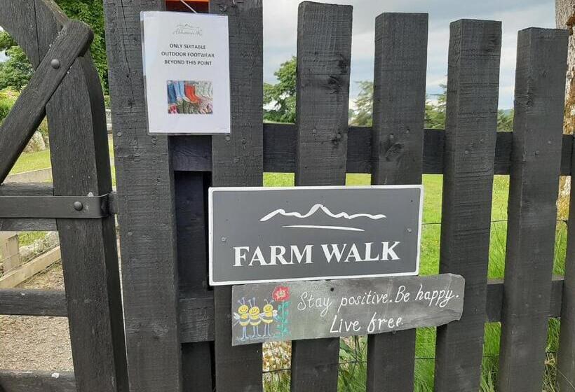 פנסיון Abhainn Ri Farmhouse