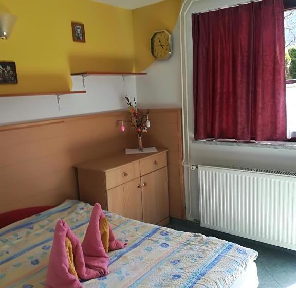 پانسیون Apartments & Rooms Stare