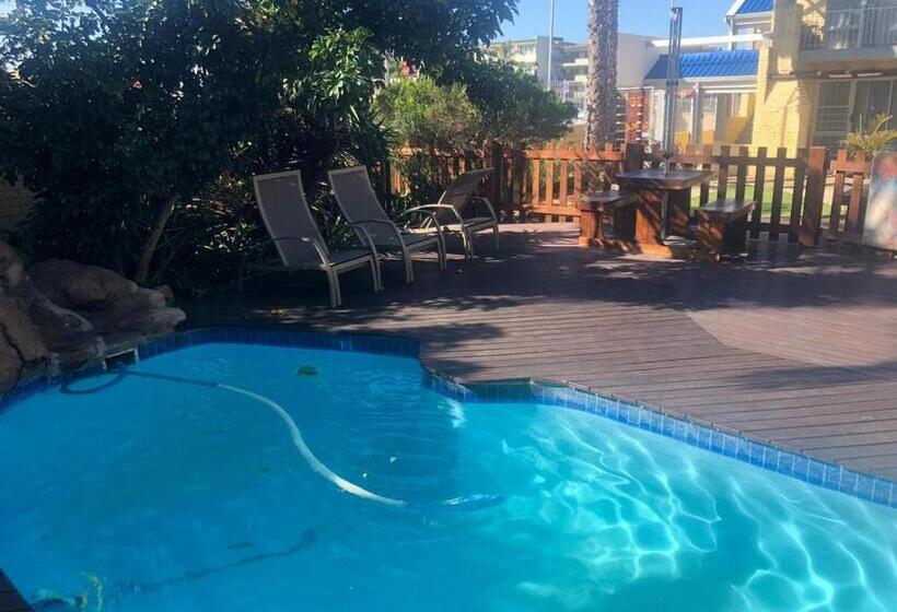 پانسیون Beach Cabanas