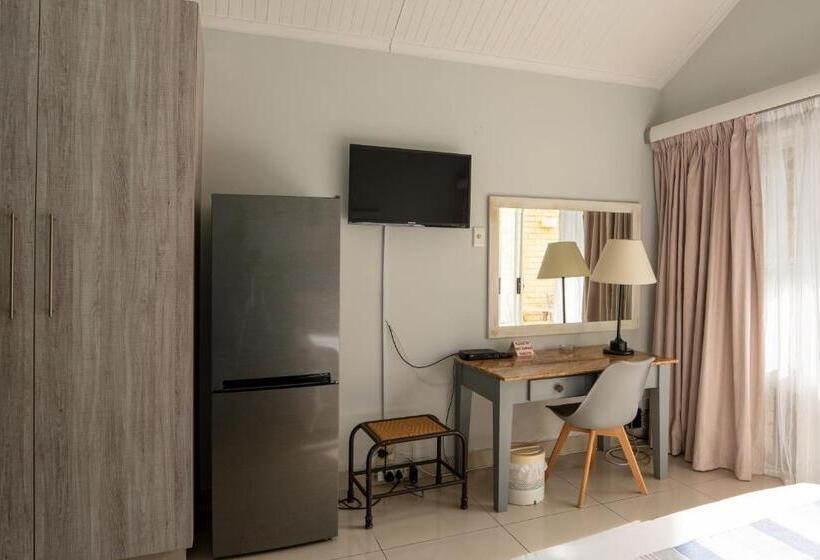 پانسیون Beach Cabanas