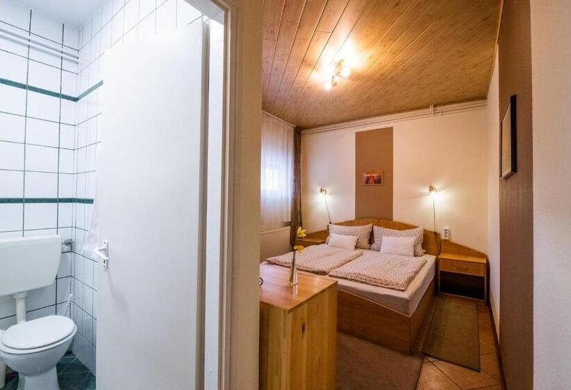 بنسيون Bonifert Vendégház