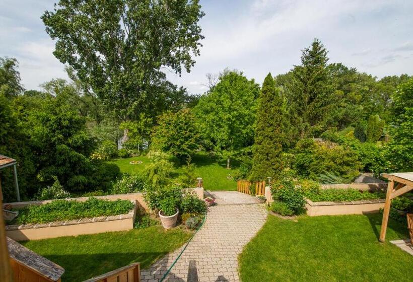 بنسيون Bonifert Vendégház