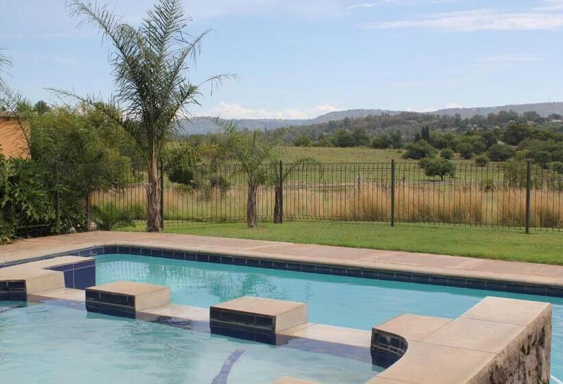 פנסיון Country Park Guest House   Muldersdrift