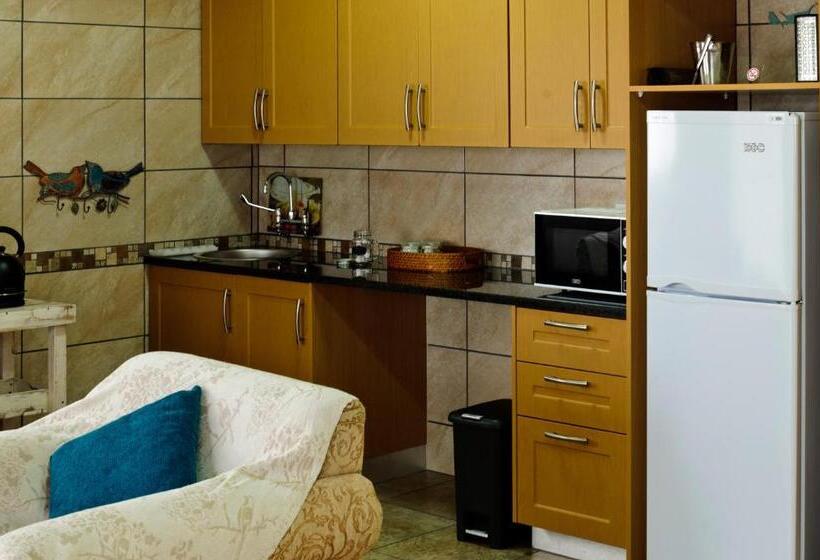 פנסיון Country Park Guest House   Muldersdrift