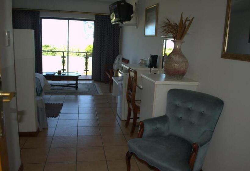 פנסיון Crowned Crane