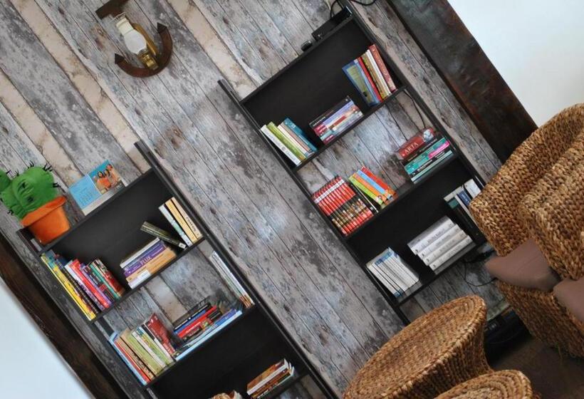 膳宿费 Delta Marina