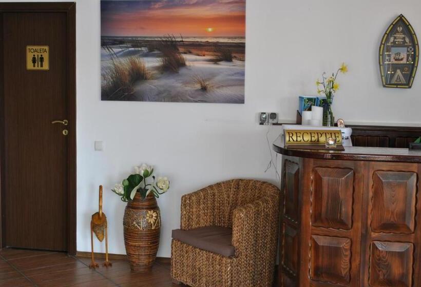 膳宿费 Delta Marina