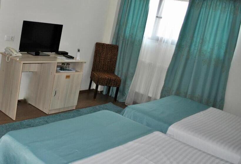 膳宿费 Delta Marina