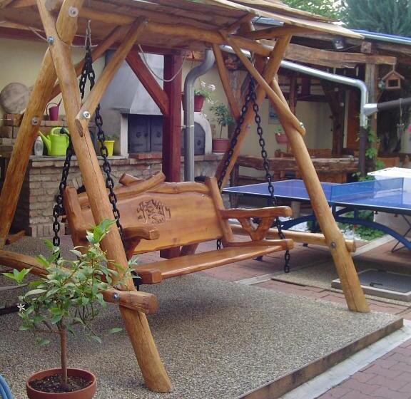 پانسیون Everlast