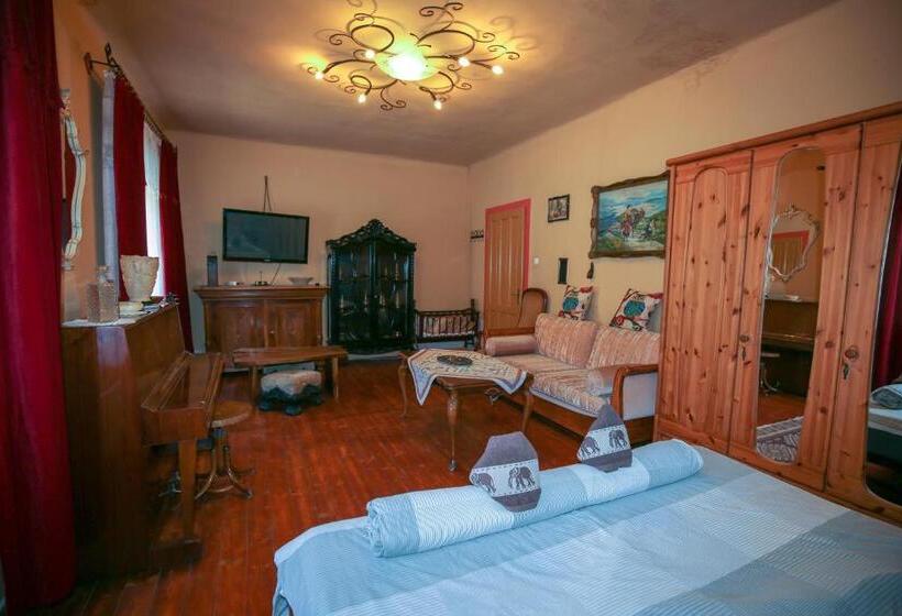 پانسیون Everlast