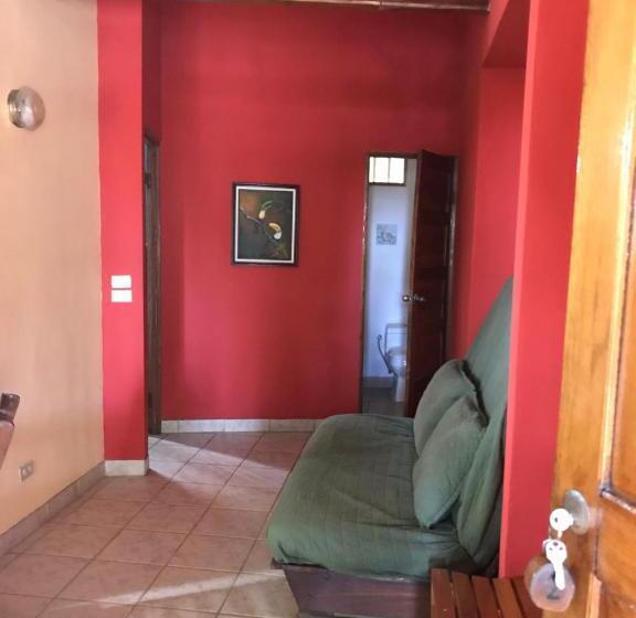 פנסיון Fenix Hotel   On The Beach