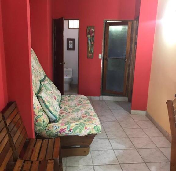 פנסיון Fenix Hotel   On The Beach