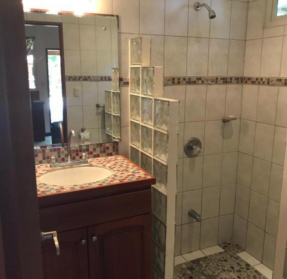 פנסיון Fenix Hotel   On The Beach