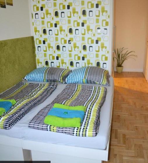 ペンション Feodorm Apartments