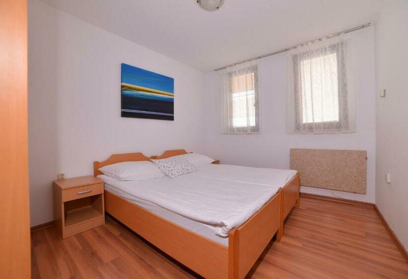 پانسیون Guesthouse Les