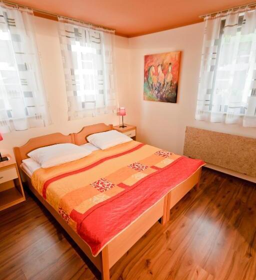 پانسیون Guesthouse Les