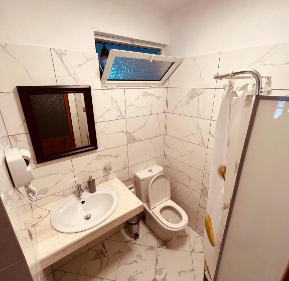 פנסיון Kris Guesthouse