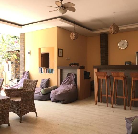 بنسيون Matahari Inn