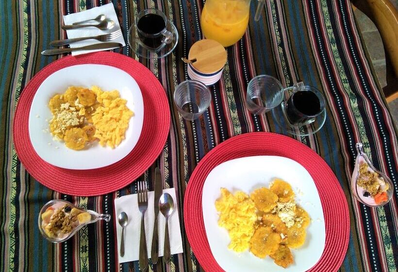 ペンション Mi Caleta Inn