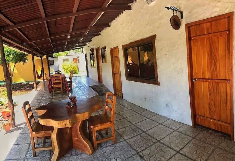 بنسيون Mi Caleta Inn