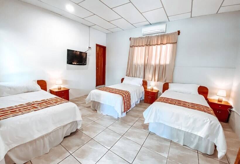 بنسيون Mi Caleta Inn