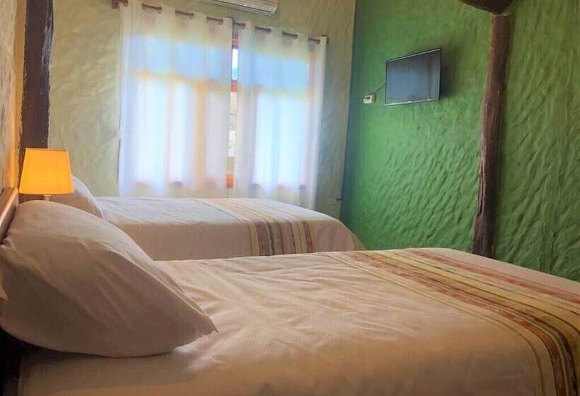 بنسيون Mi Caleta Inn