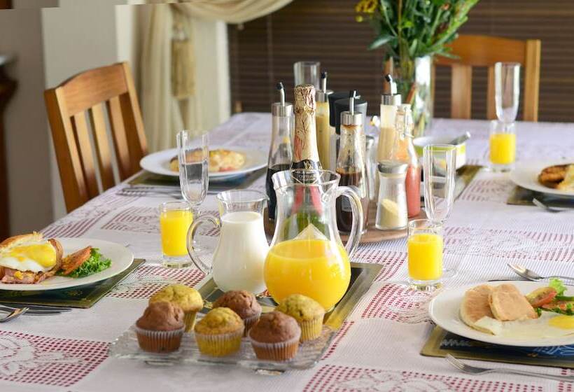 פנסיון Old Oak Guest House