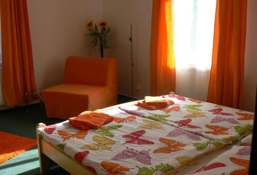 پانسیون Penzion Na Vápence