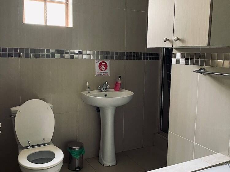 פנסיון Sidze Guest House