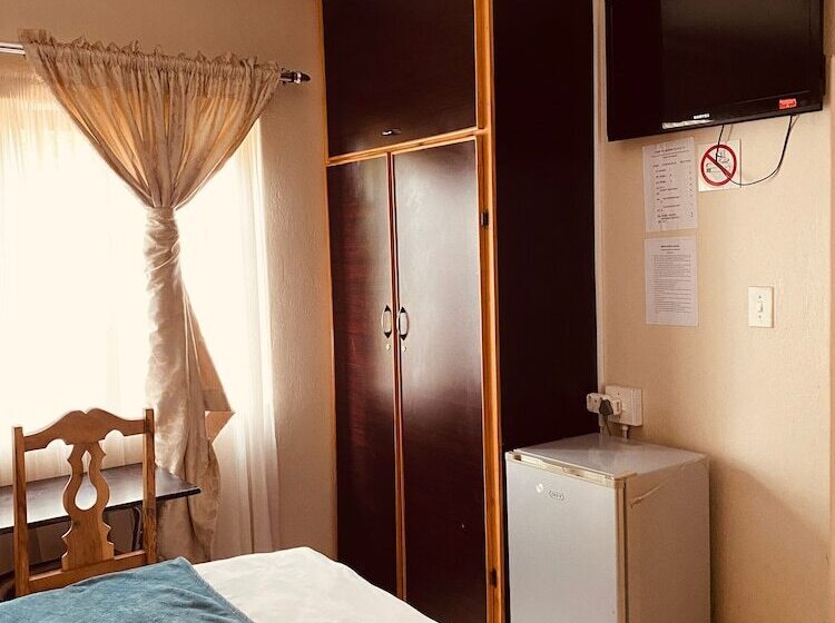 פנסיון Sidze Guest House