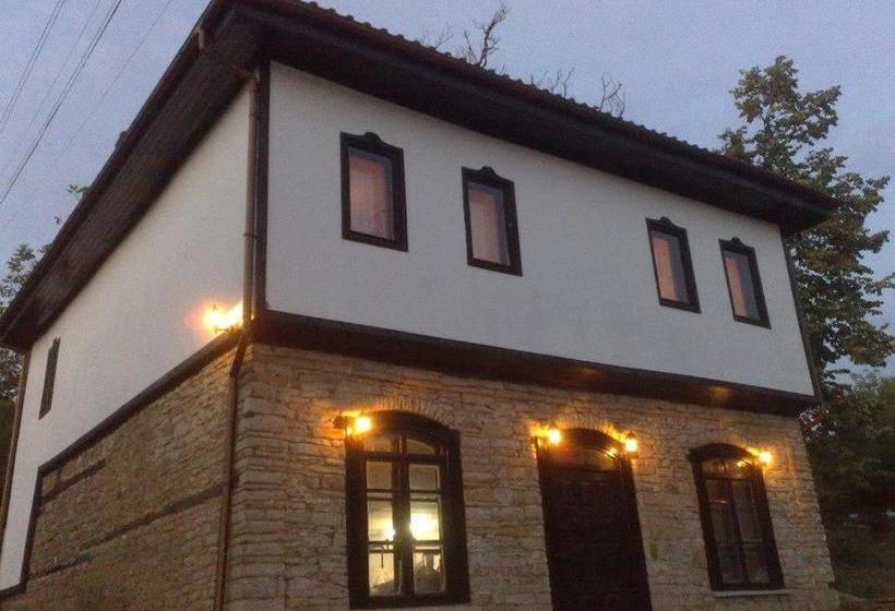 פנסיון Staroto Shkolo House   Rooms For Guests