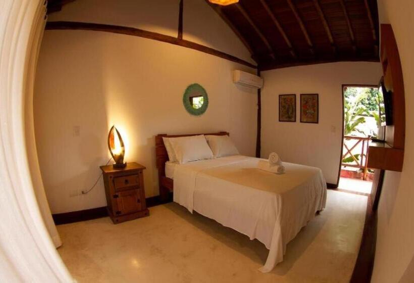 ペンション Thai Pousada