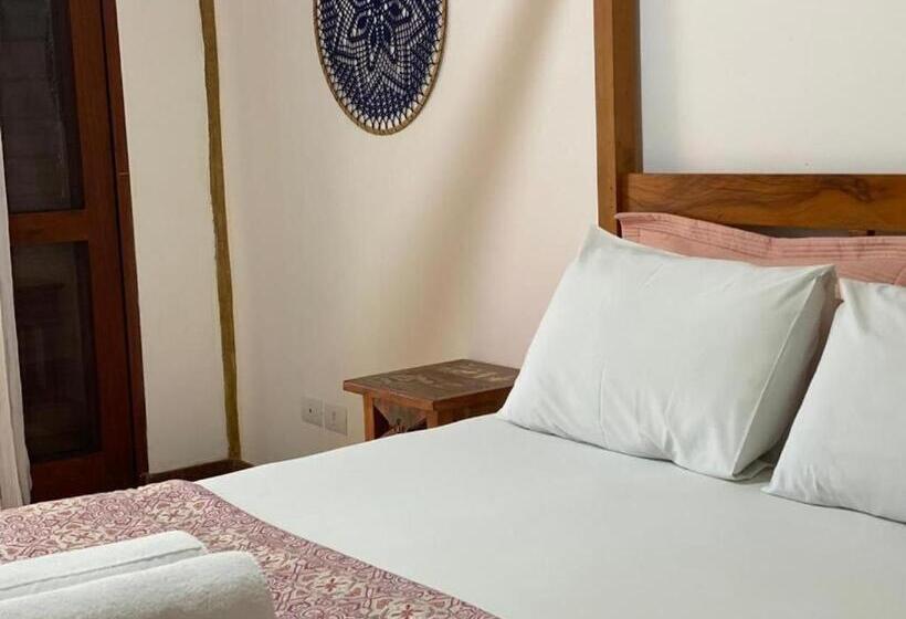 ペンション Thai Pousada