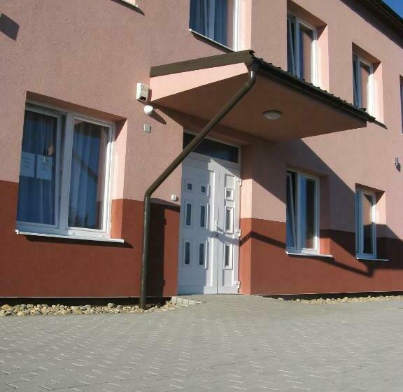 ペンション Villa žakýl