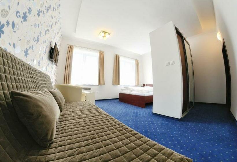 ペンション Villa žakýl