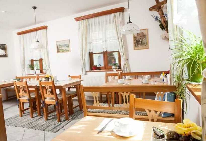 بنسيون Winzerhof   Gästehaus Stöger