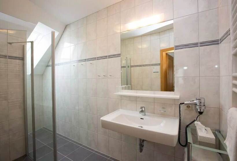 بنسيون Winzerhof   Gästehaus Stöger