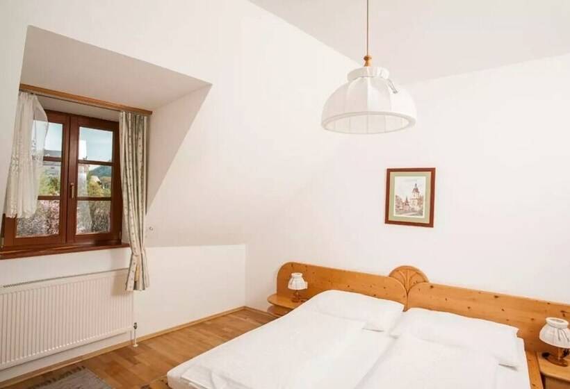 بنسيون Winzerhof   Gästehaus Stöger