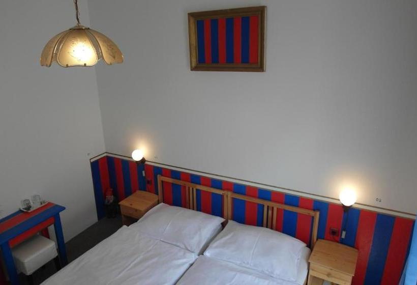 Pension Alfa & Whisky Pub