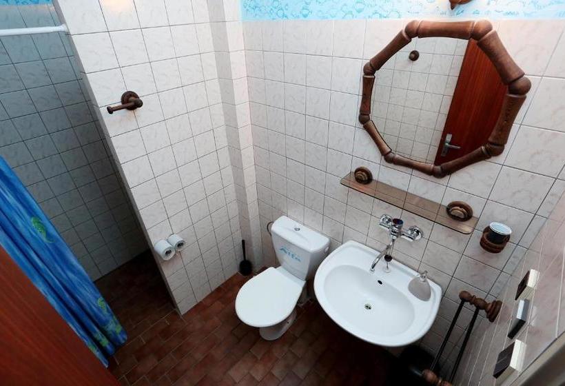 Pension Alfa & Whisky Pub