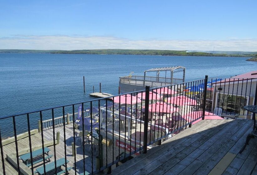 호스텔 Dockside Suites