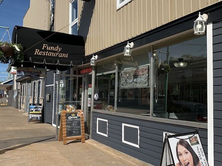 호스텔 Dockside Suites