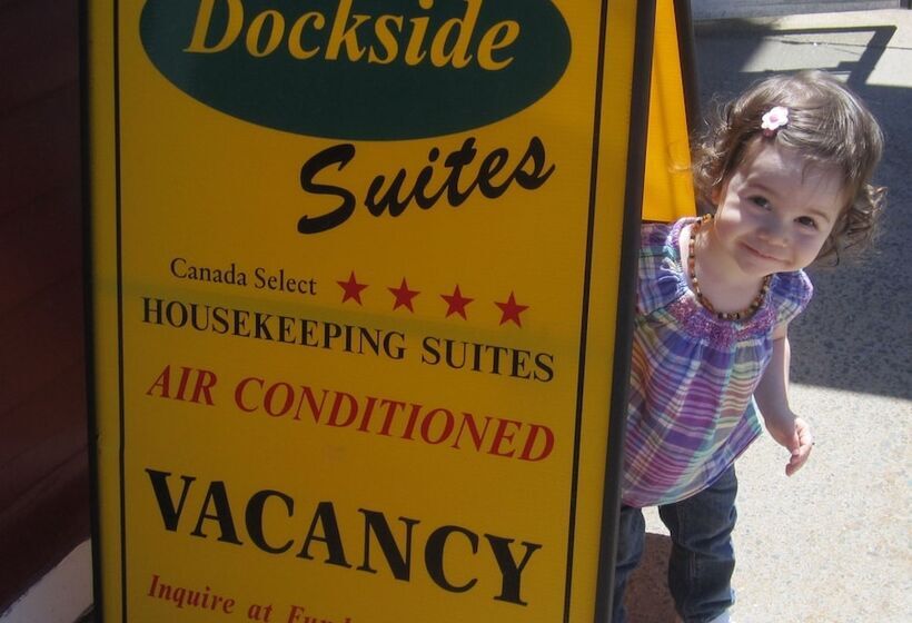 هاستل Dockside Suites